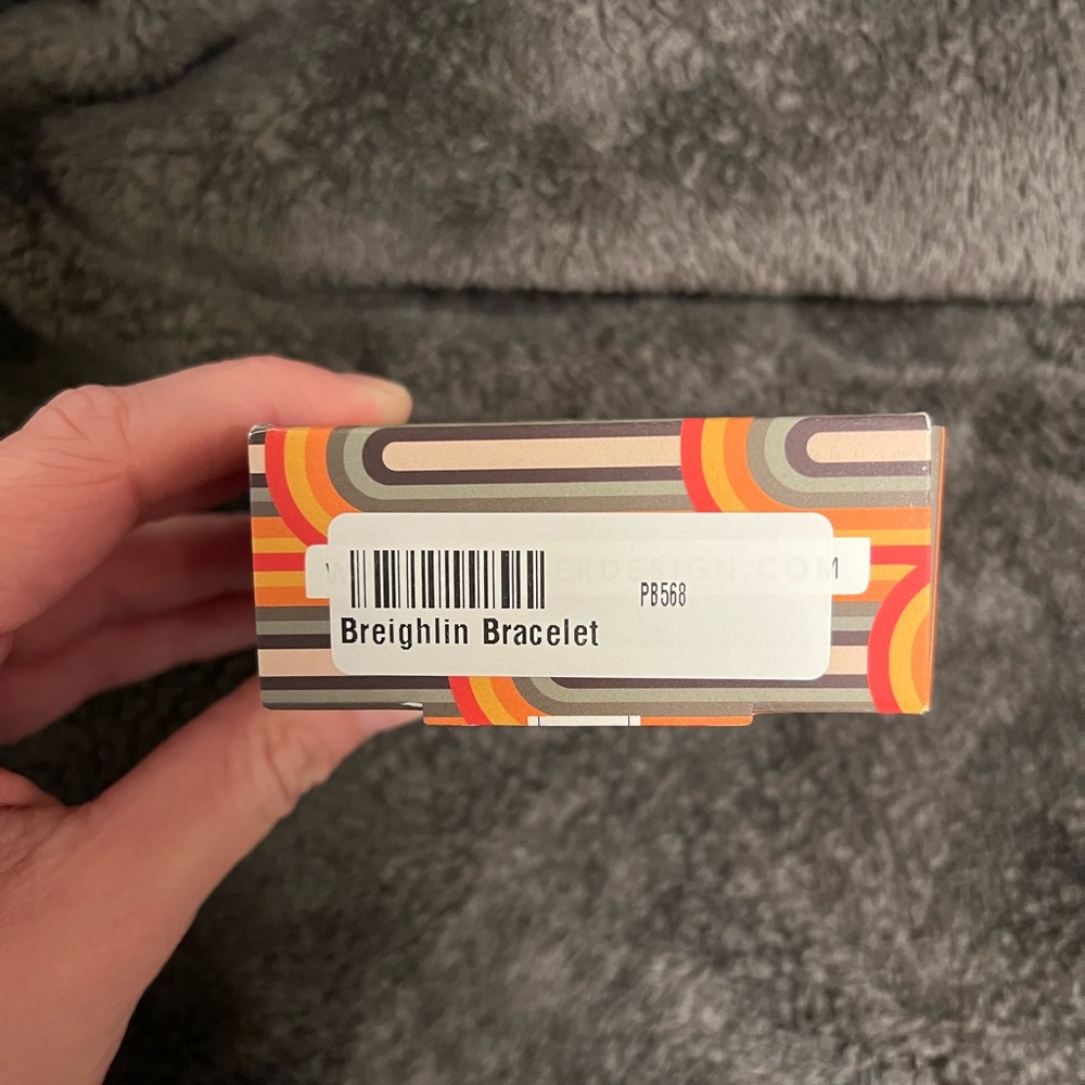 Plunder ~ Breighlin Bracelet - Picture 4 of 4